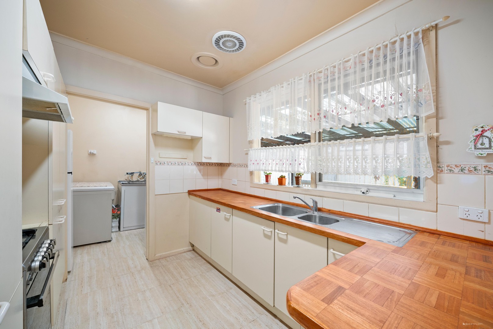 136 Mahoneys Road, Forest Hill, VIC 3131, Forest Hill - Thumbnail 4