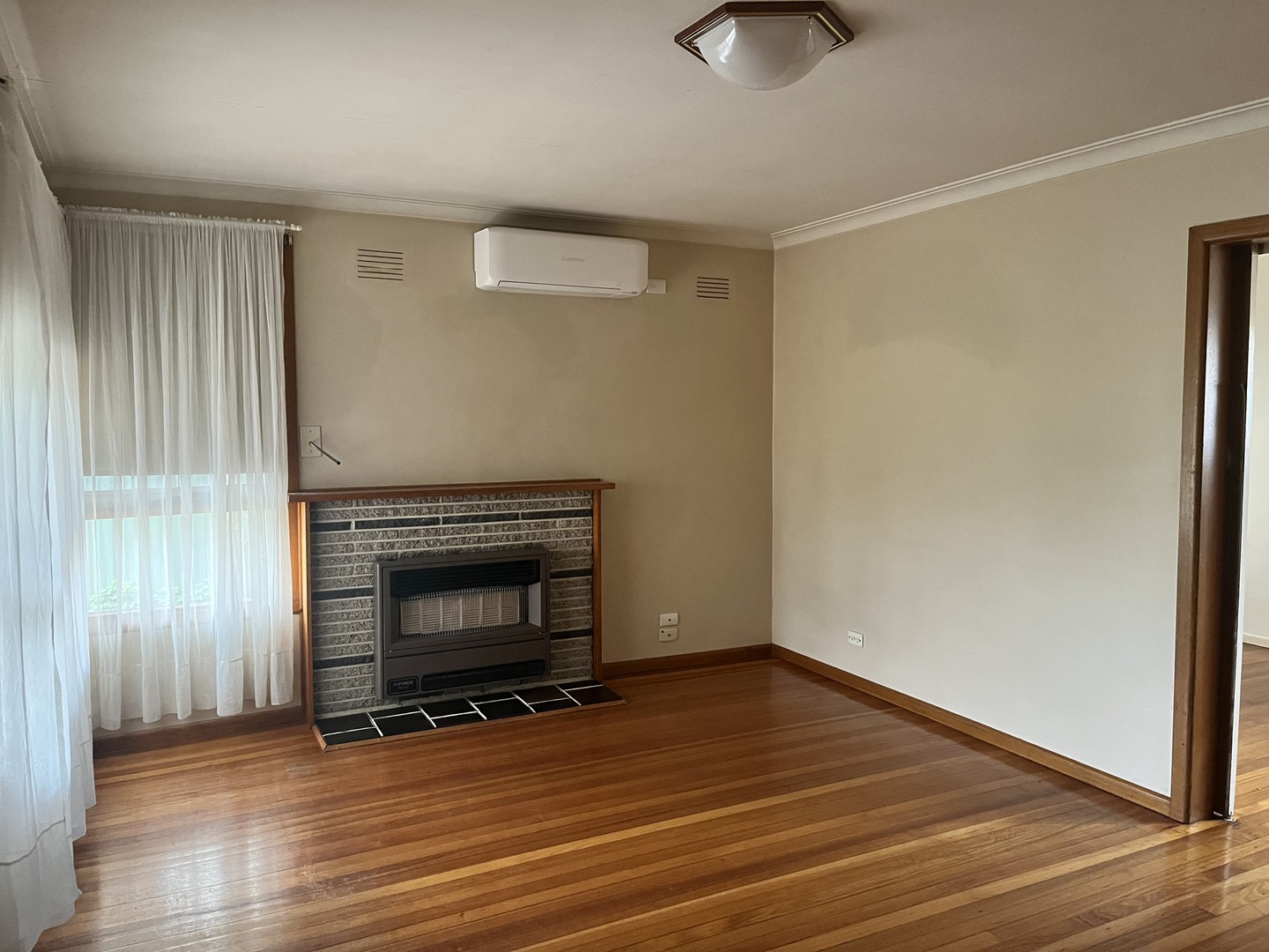137 Heaths Road, Hoppers Crossing, VIC 3029, Hoppers Crossing - Thumbnail 2