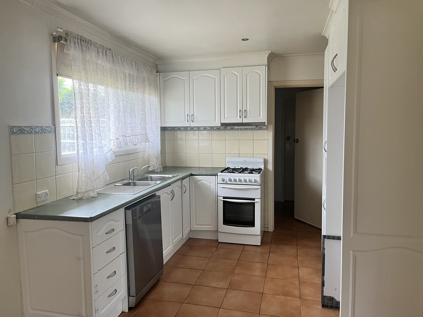 137 Heaths Road, Hoppers Crossing, VIC 3029, Hoppers Crossing - Thumbnail 3