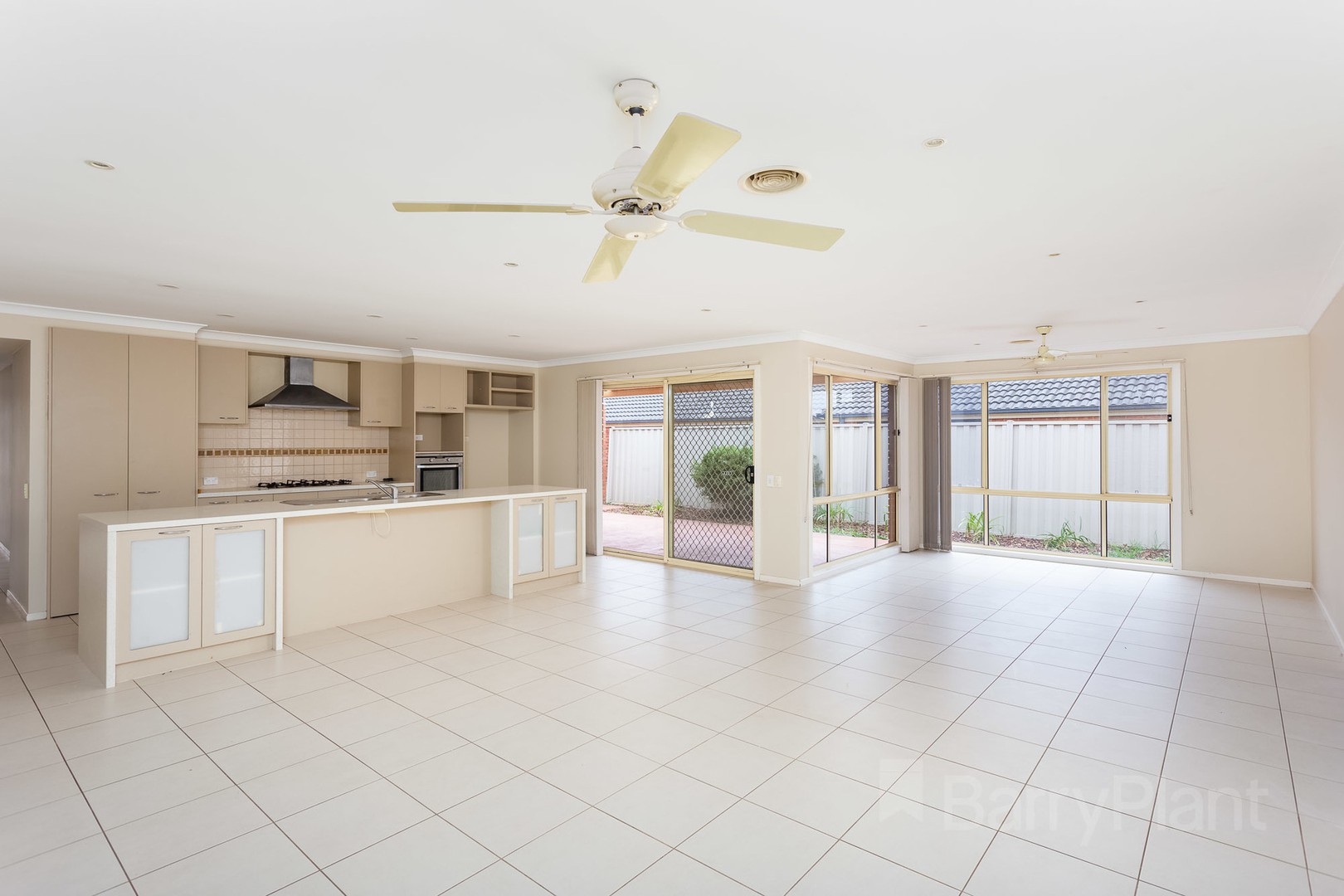137 Lennon Boulevard, Point Cook, VIC 3030, Point Cook - Thumbnail 4