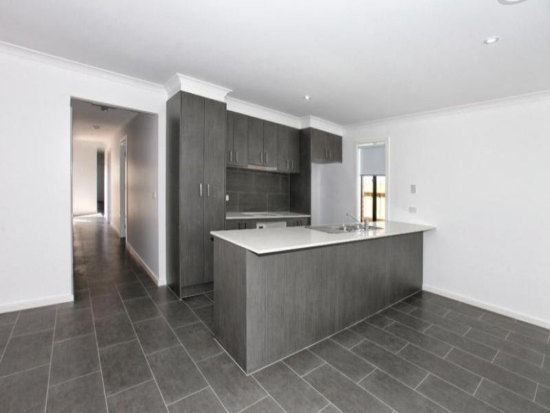 13A Gully Way, Craigieburn, VIC 3064, Craigieburn - Thumbnail 2