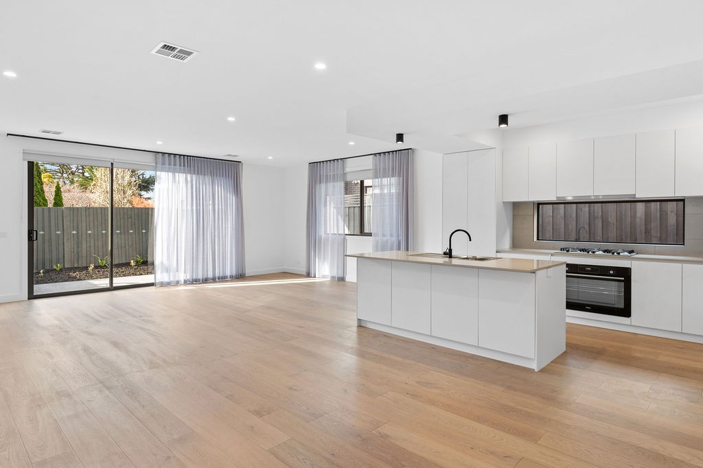 13A Sherman StreetForest Hill, vic 3131, Forest Hill - Thumbnail 2