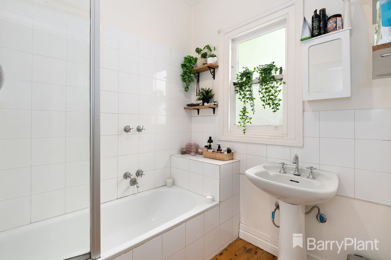 16 Mountain Crescent, MONTROSE, Montrose - Thumbnail 6