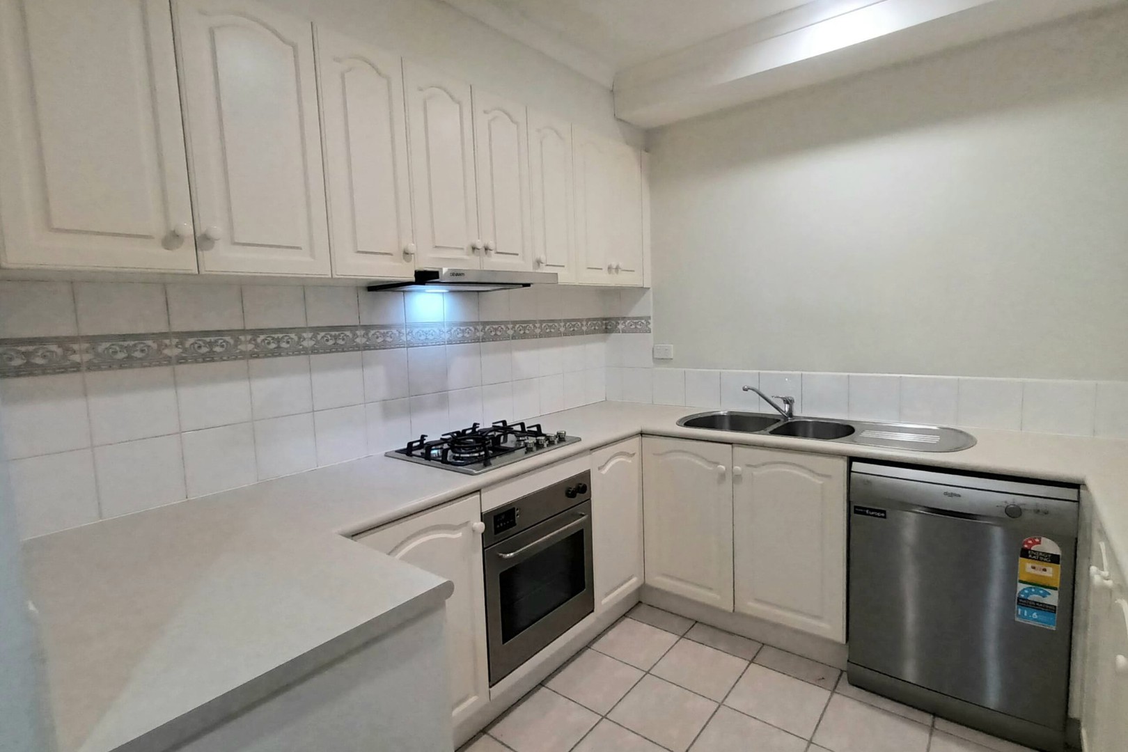 14/60 Avendon Boulevard, Glen Waverley, VIC 3150, Glen Waverley - Thumbnail 4