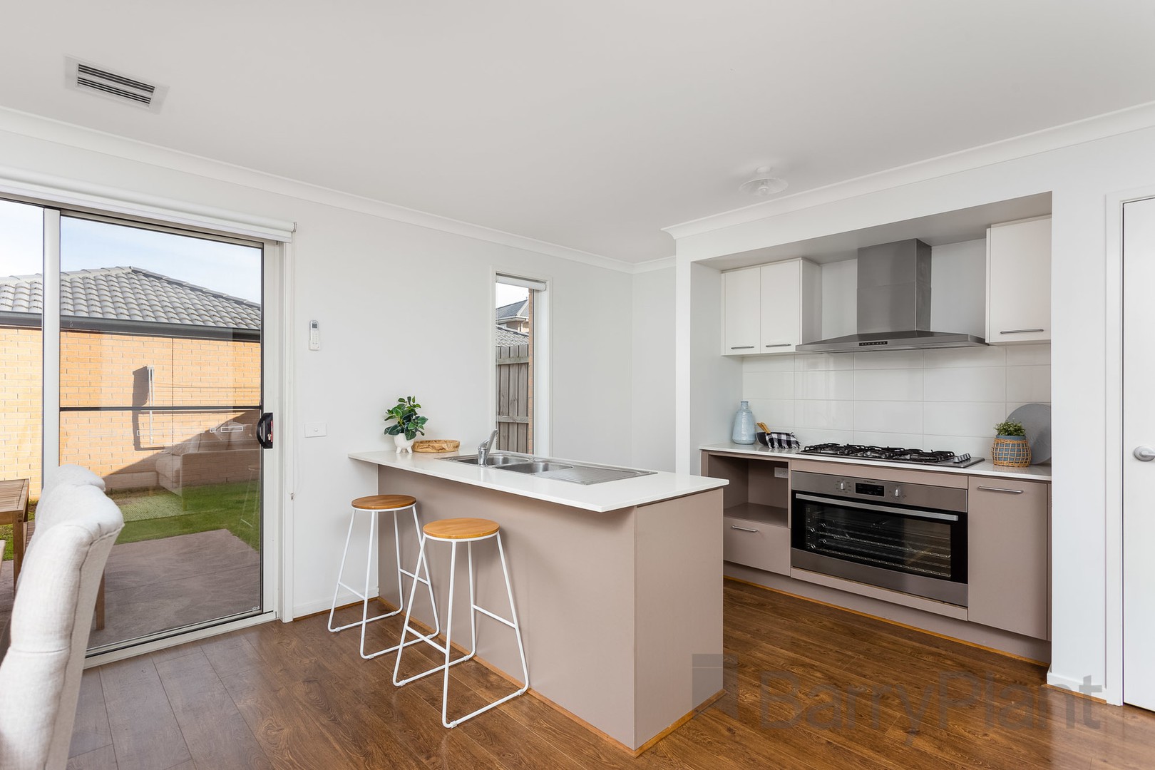 14 Amboy Walk, Point Cook, VIC 3030, Point Cook - Thumbnail 2