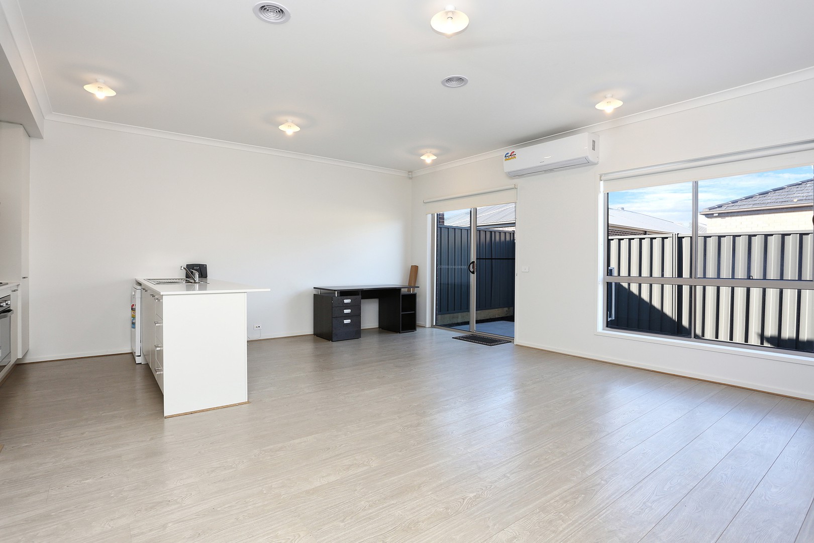 14 Angophora Crescent, Craigieburn, VIC 3064 - Thumbnail 2 - 27/10/2025