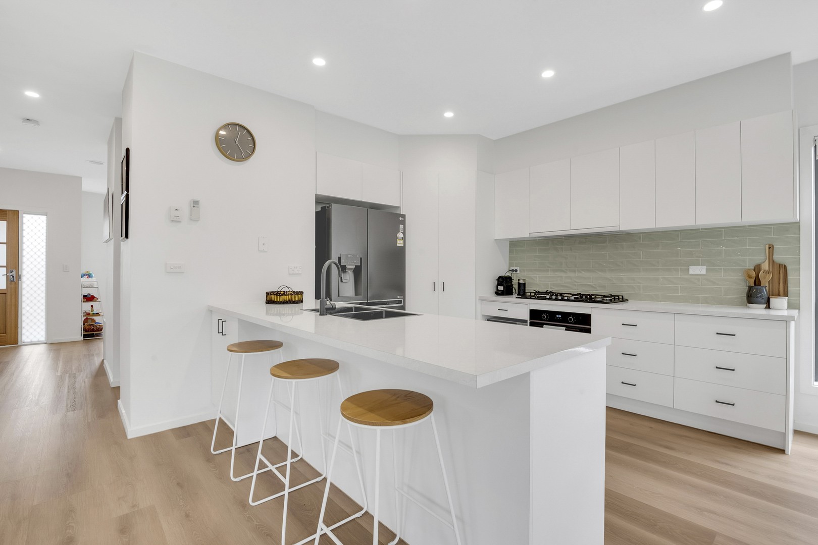 14 Ballarat Court, Craigieburn, VIC 3064 - Thumbnail 2 - 01/03/2023