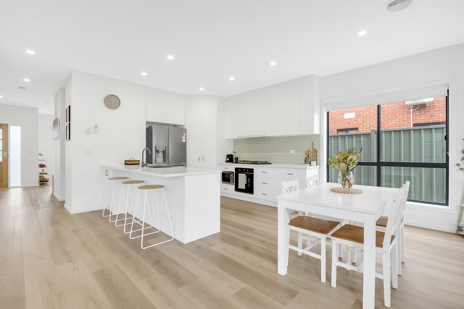 14 Ballarat Court, Craigieburn, VIC 3064, Craigieburn - Thumbnail 4
