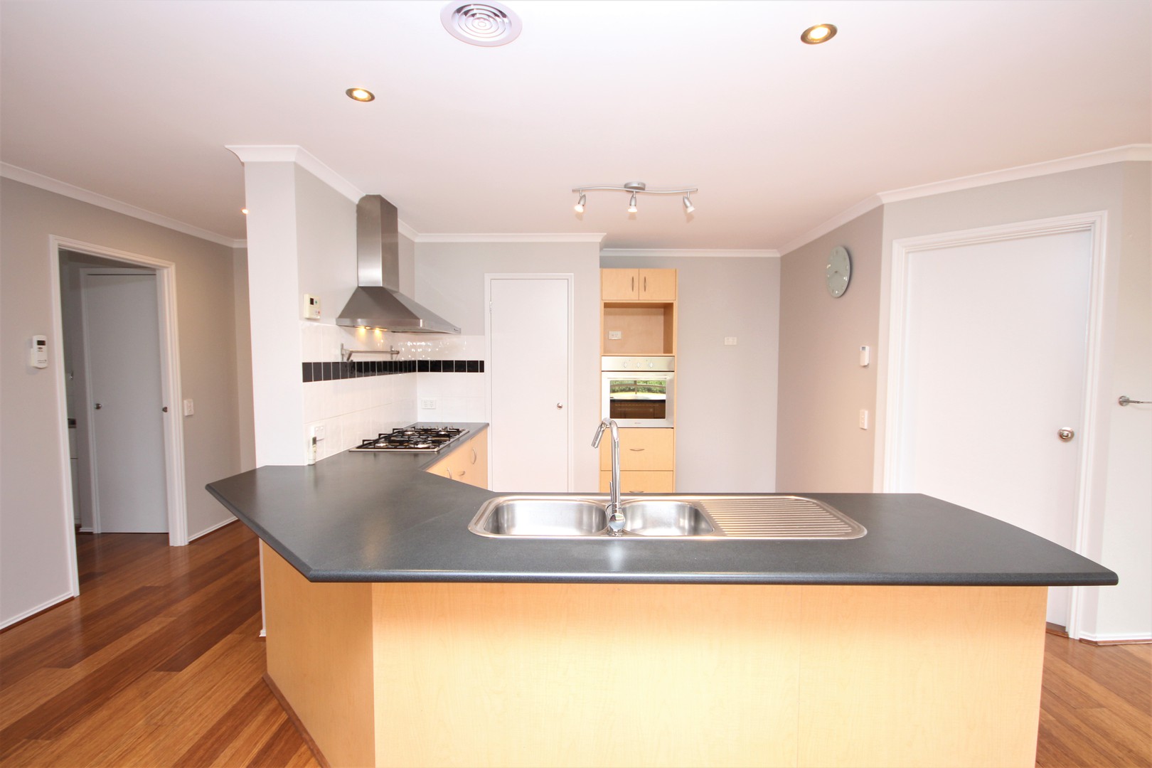 14 Barry Court, Grovedale, VIC 3216, Grovedale - Thumbnail 3