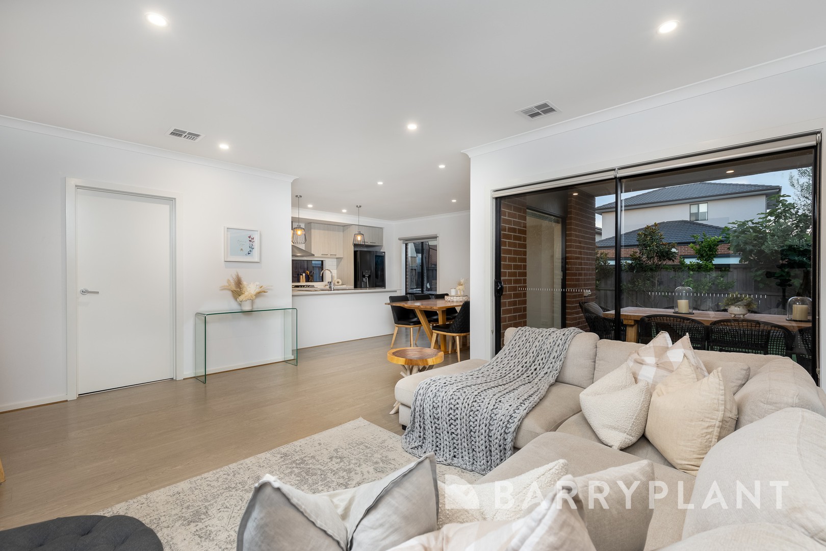 14 Beatrix Street, Point Cook, VIC 3030, Point Cook - Thumbnail 6