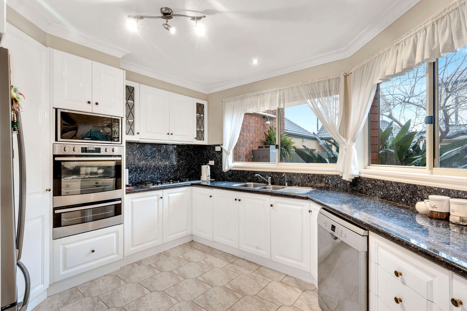 14 Benaud Close, Keilor East, VIC 3033, Keilor East - Thumbnail 4