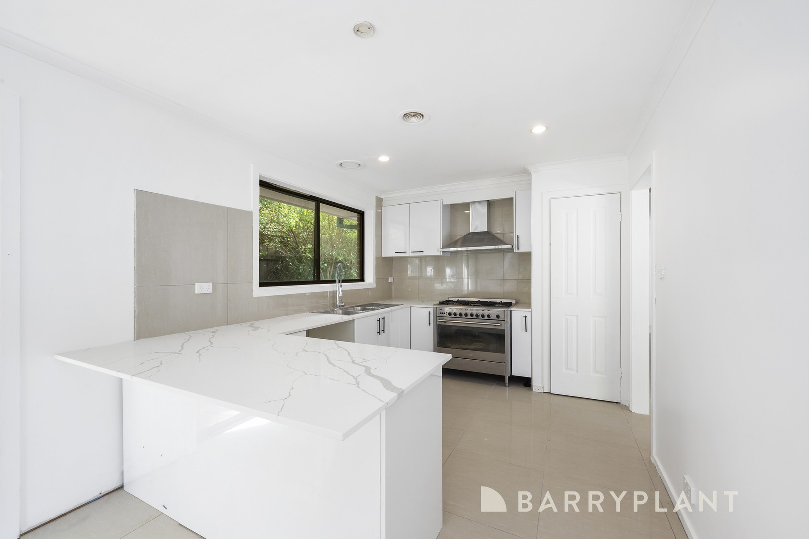 14 Bernard Drive Melton South, Melton, VIC 3337, Melton - Thumbnail 4