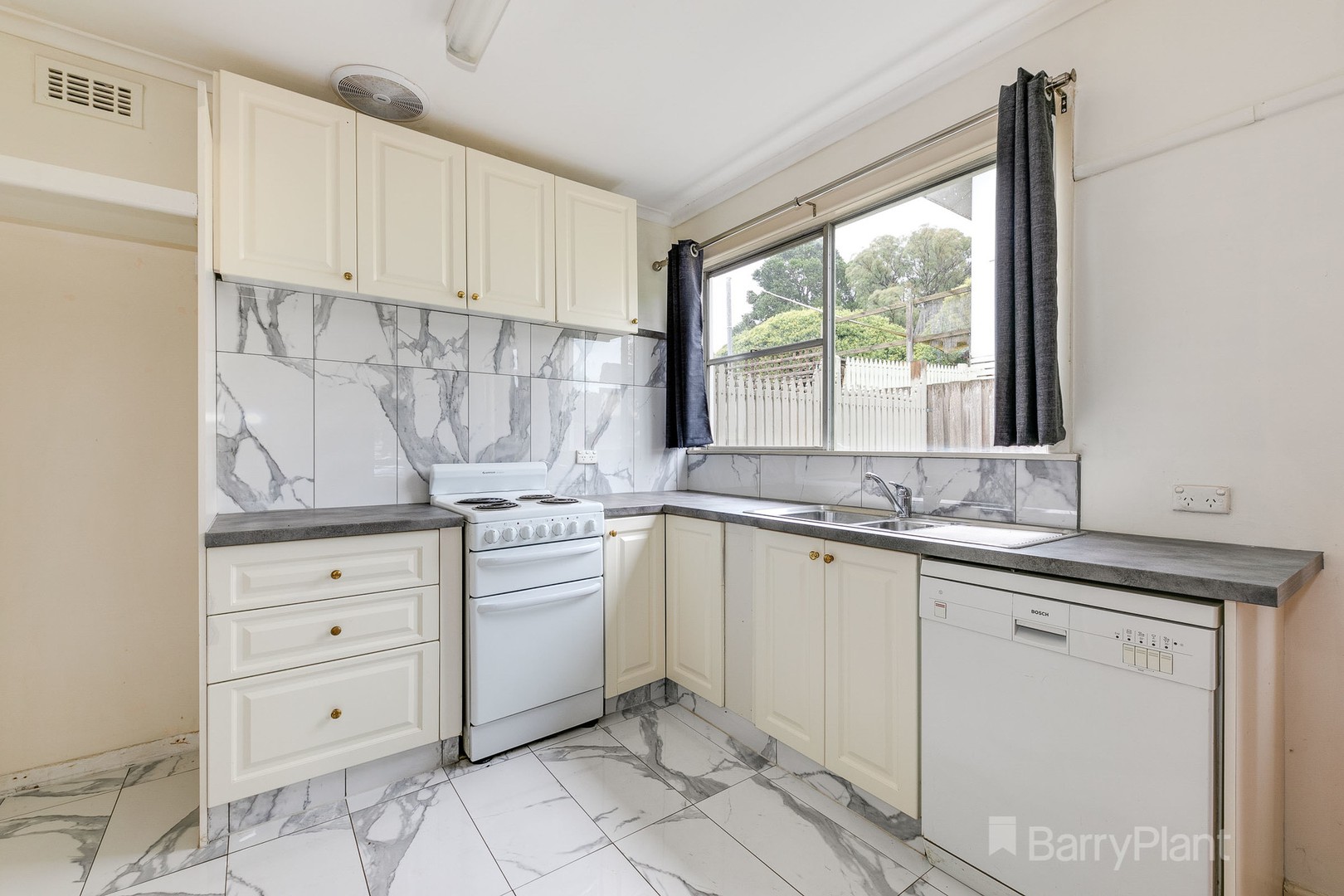 14 Bertram Street, Drouin, VIC 3818 - Thumbnail 1 - 01/10/2024