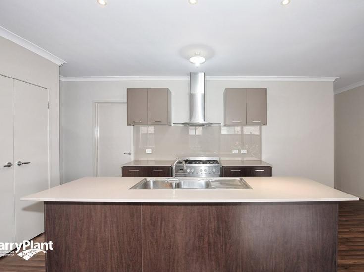 14 Birdswood Crescent, Craigieburn, VIC 3064 - Thumbnail 2 - 15/12/2021