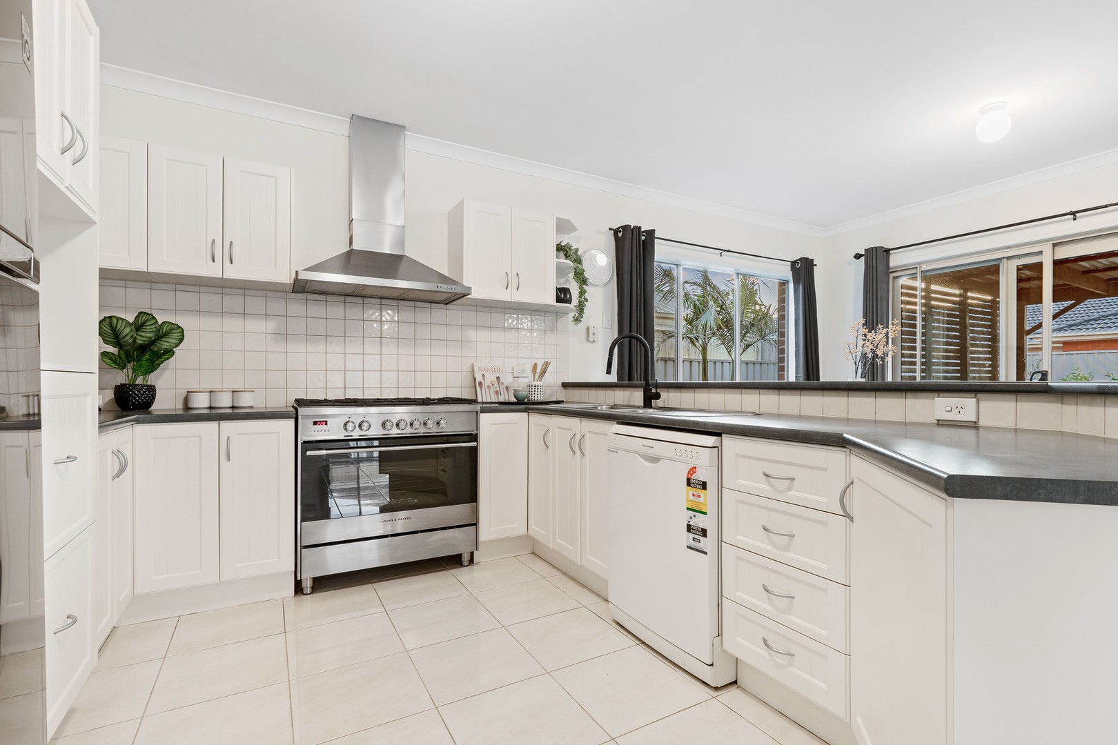 14 Bloomsbury Drive, Taylors Hill, VIC 3037, Taylors Hill - Thumbnail 4
