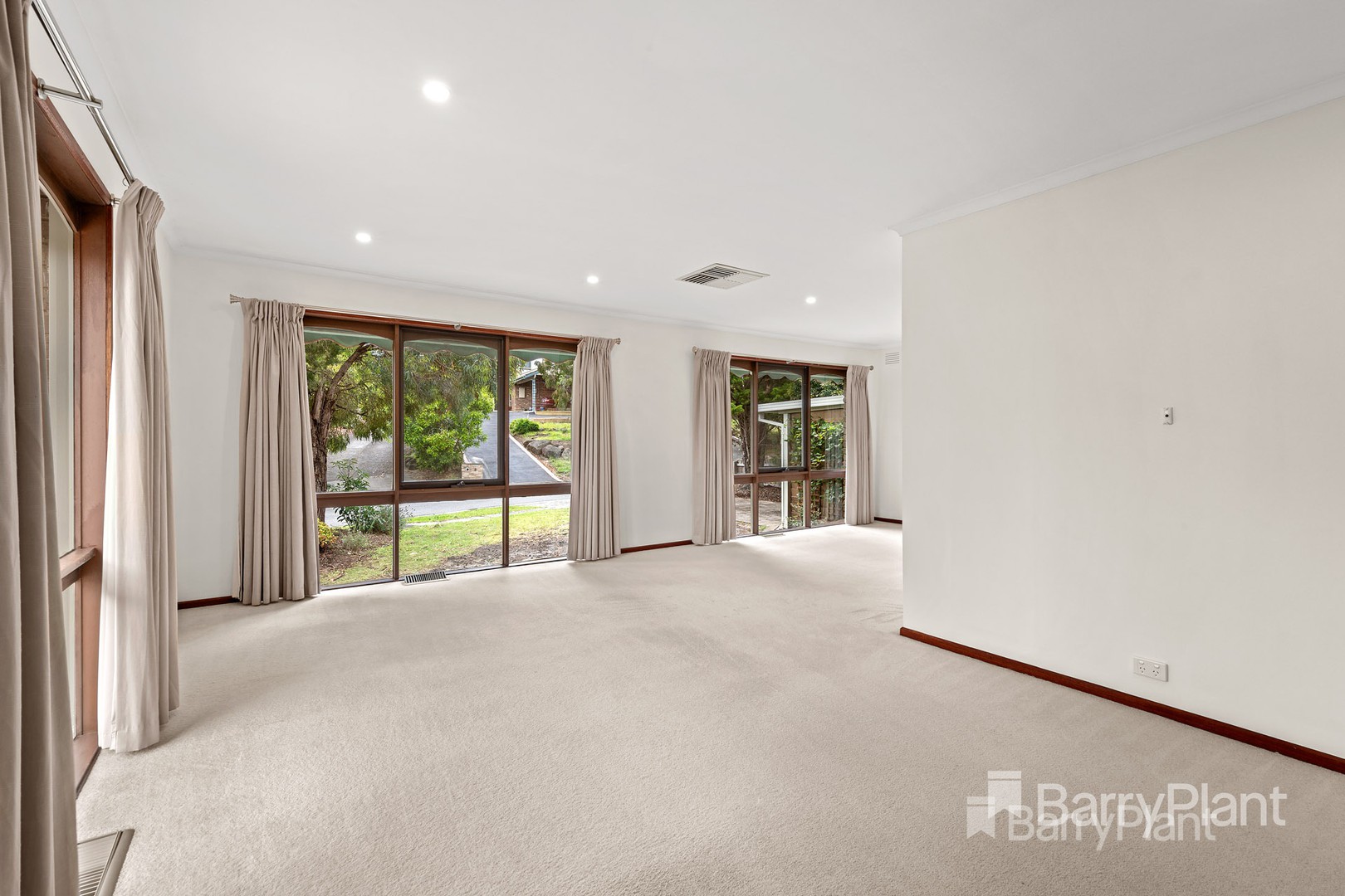 14 Blue Gum  Court, Greensborough, VIC 3088 - Thumbnail 1 - 24/11/2022