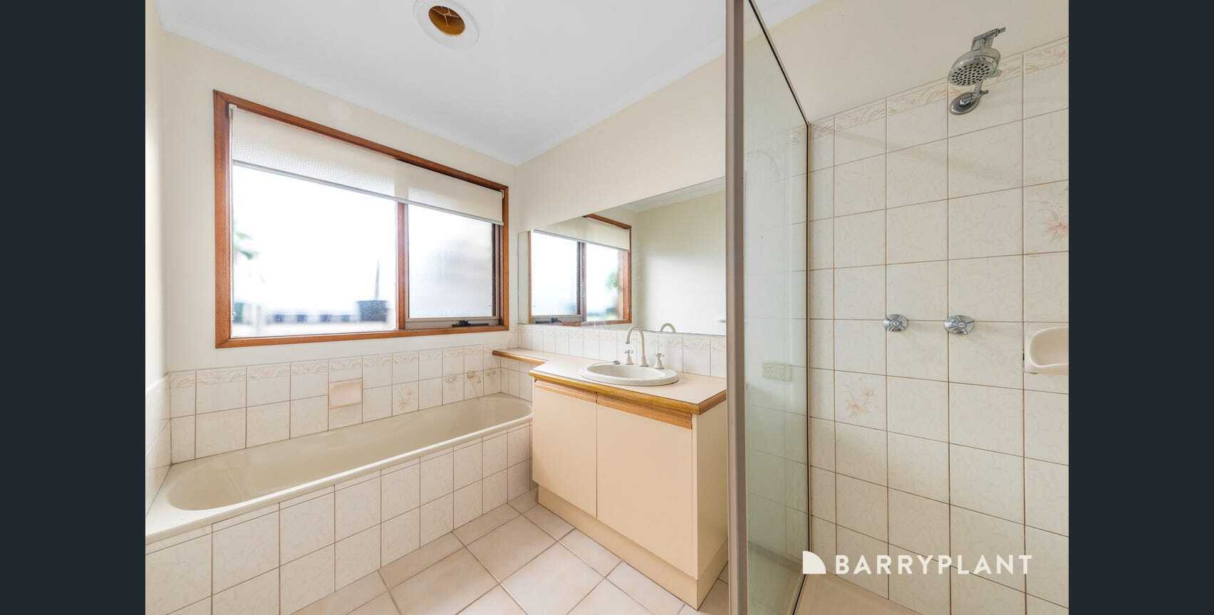 14 Bluegrass Crescent, Pakenham, VIC 3810, Pakenham - Thumbnail 7