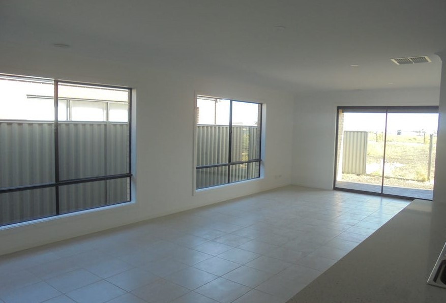 14 Boonwurrung Street, Cranbourne East, VIC 3977, Cranbourne East - Thumbnail 4