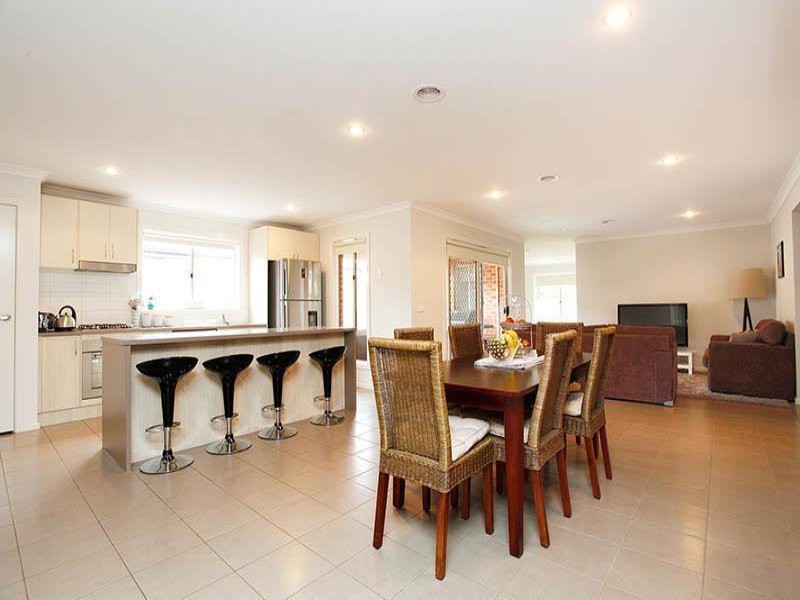 14 Canopus Crescent, Lara, VIC 3212, Lara - Thumbnail 3