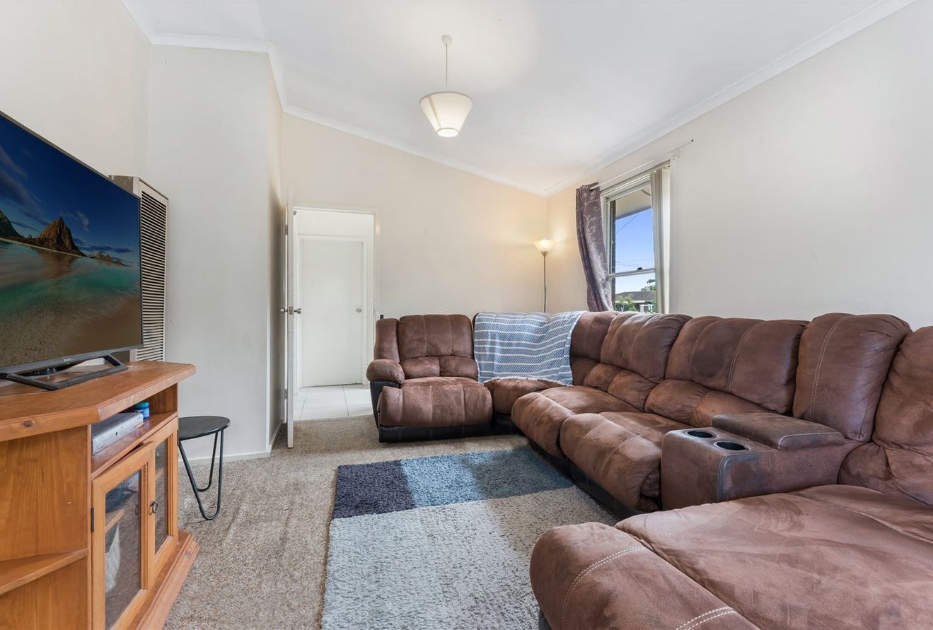 14 Carmarthen Drive, Corio, VIC 3214, Corio - Thumbnail 2