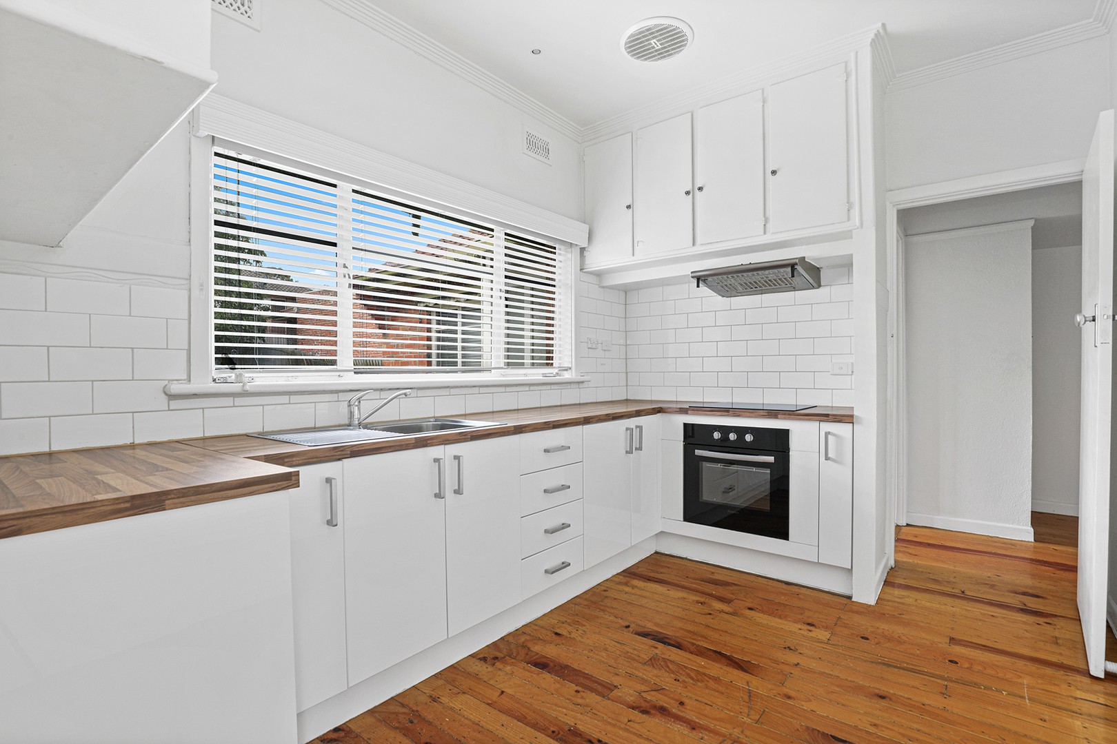 14 Chapman Avenue, Glenroy, VIC 3046, Glenroy - Thumbnail 2