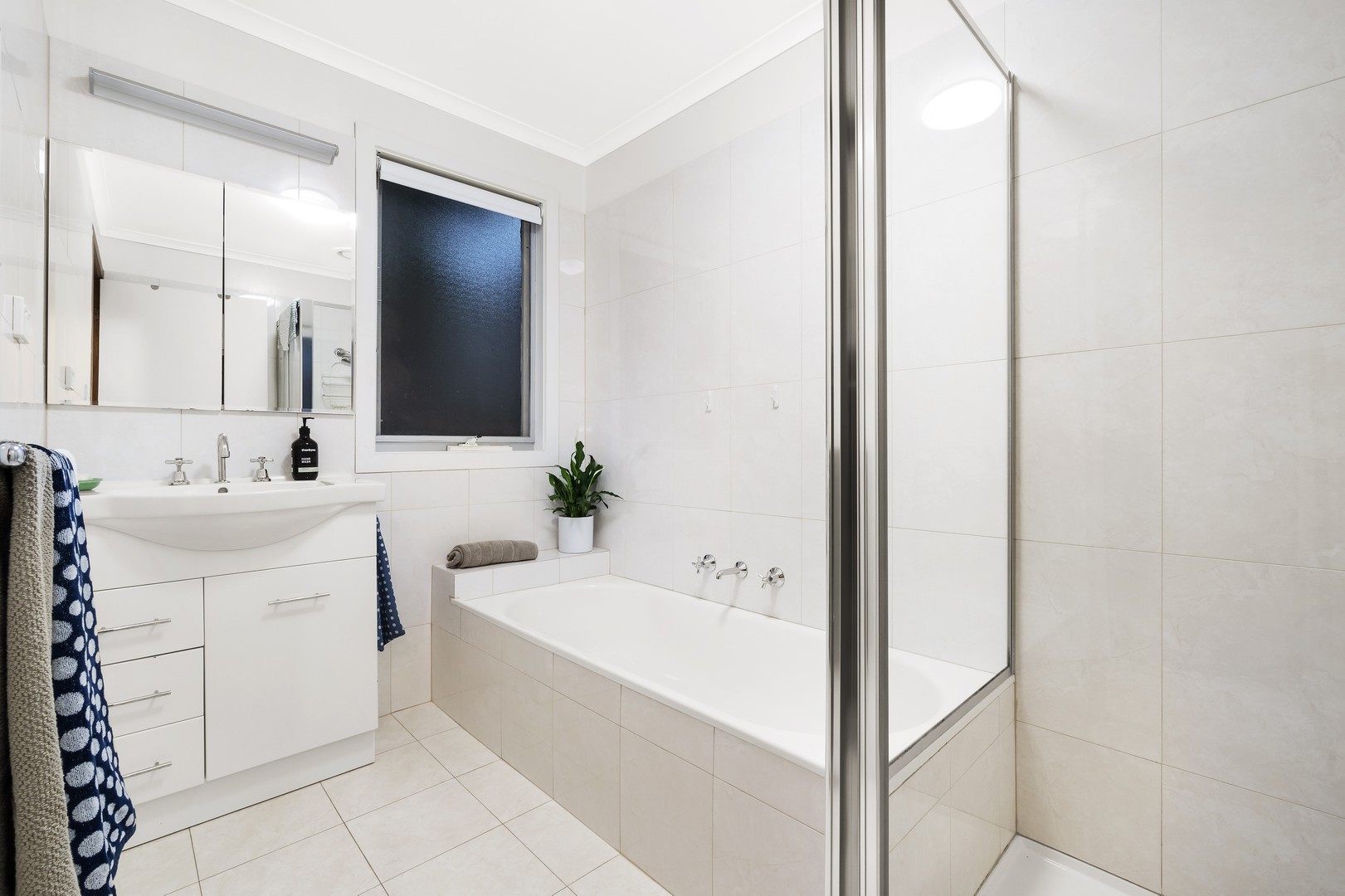 14 Coolabah Drive, Eltham, VIC 3095 - Thumbnail 2 - 18/02/2022