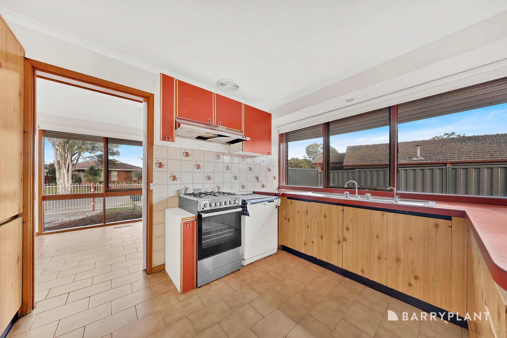 14 Coventry Crescent, Mill Park, VIC 3082, Mill Park - Thumbnail 2