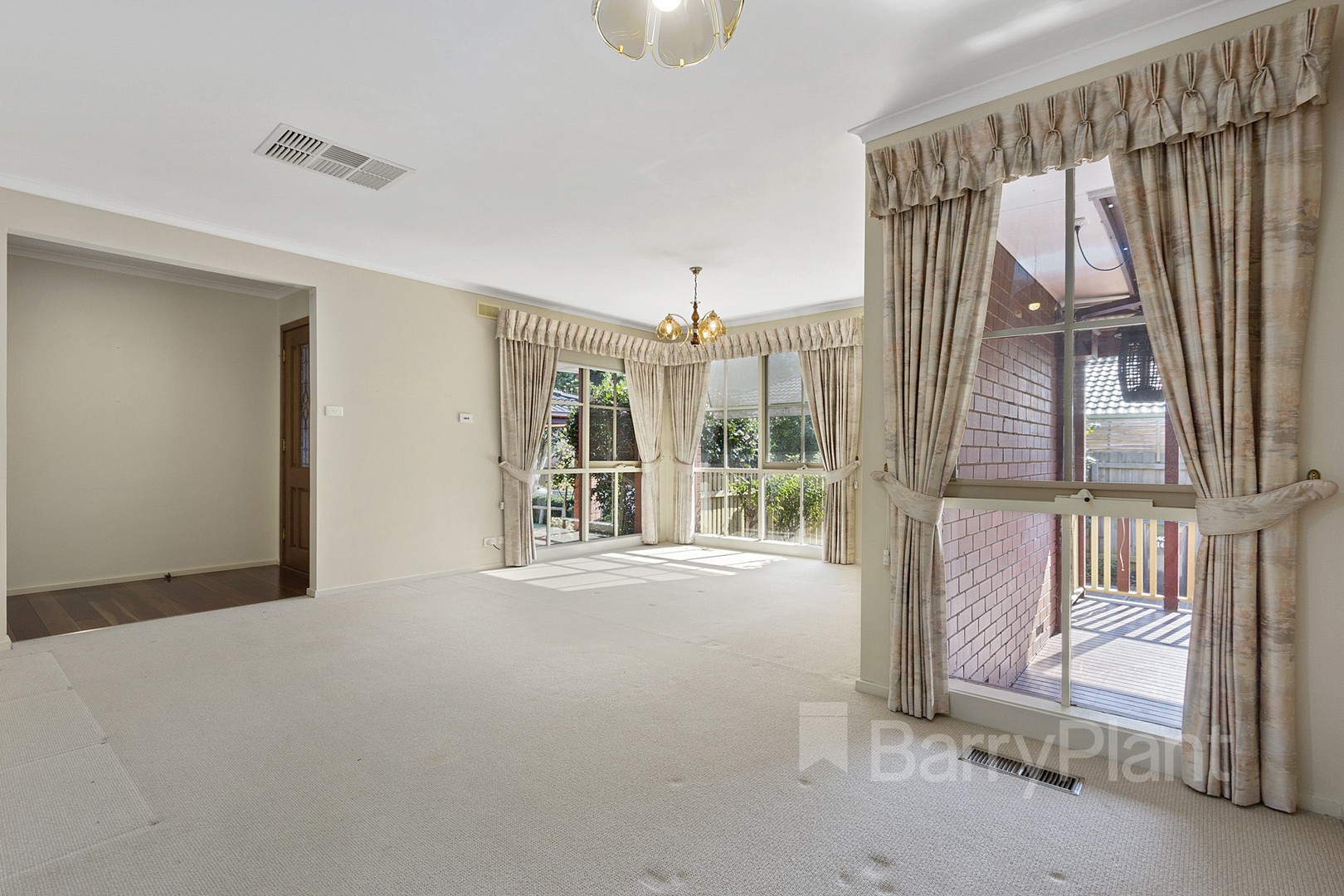 14 Cuthbert Court, Wantirna South, VIC 3152 - Thumbnail 1 - 20/10/2021