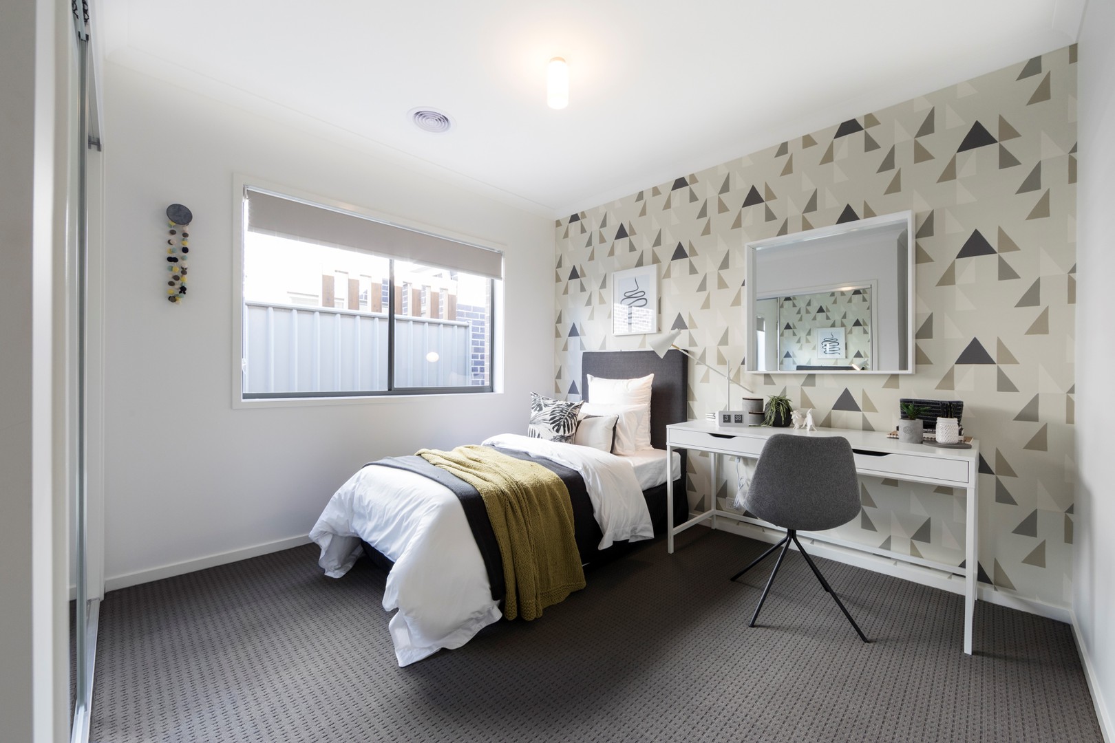 14 Dawnview Crescent, Roxburgh Park, VIC 3064, Roxburgh Park - Thumbnail 4