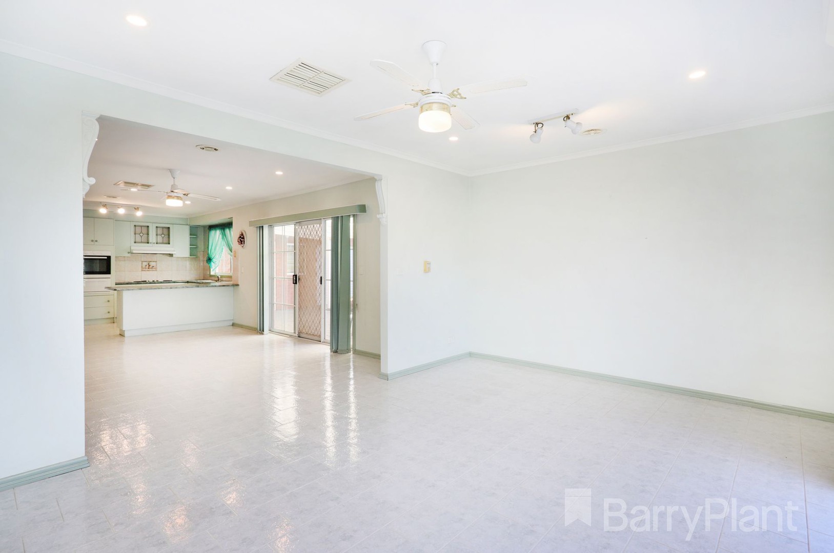 14 Diosma Avenue, Sunshine West, VIC 3020, Sunshine West - Thumbnail 2
