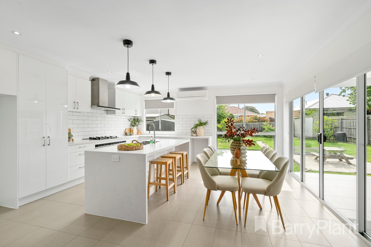 14 Dunbar Avenue, Sunshine, VIC 3020, Sunshine - Thumbnail 2