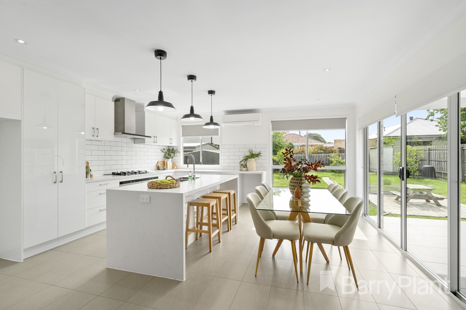 14 Dunbar Avenue, Sunshine, VIC 3020, Sunshine - Thumbnail 2