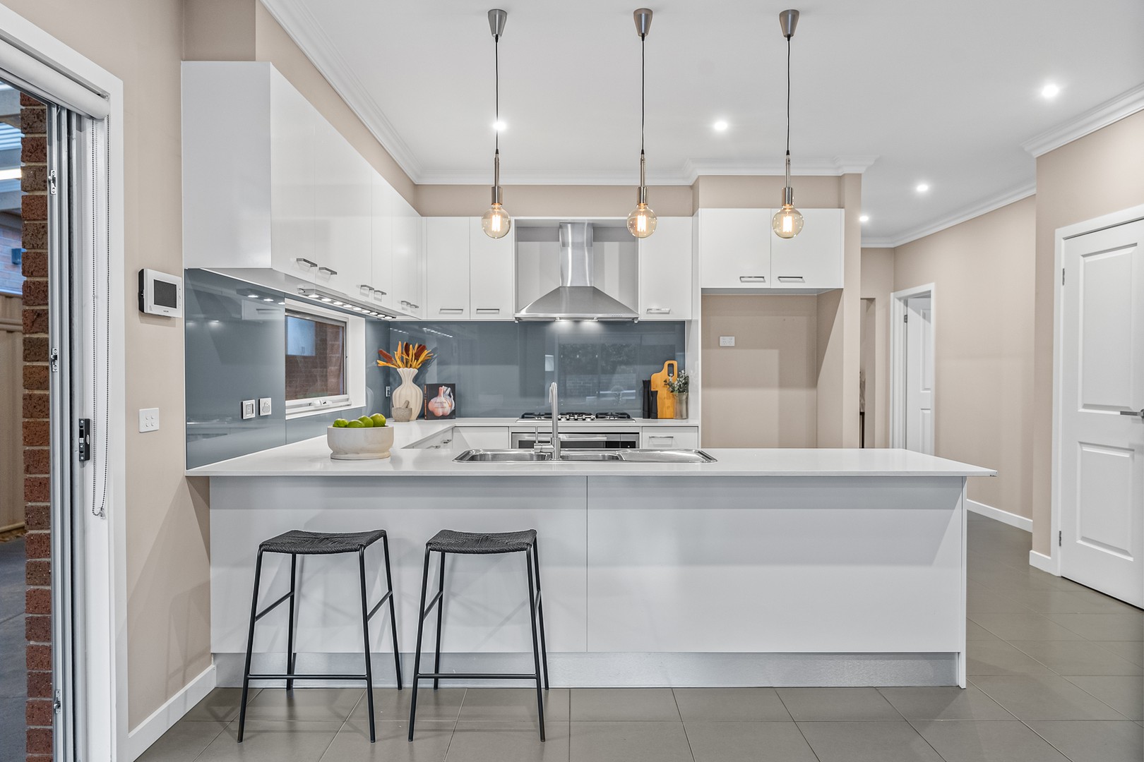 14 Duneira Grove, Caroline Springs, VIC 3023, Caroline Springs - Thumbnail 3