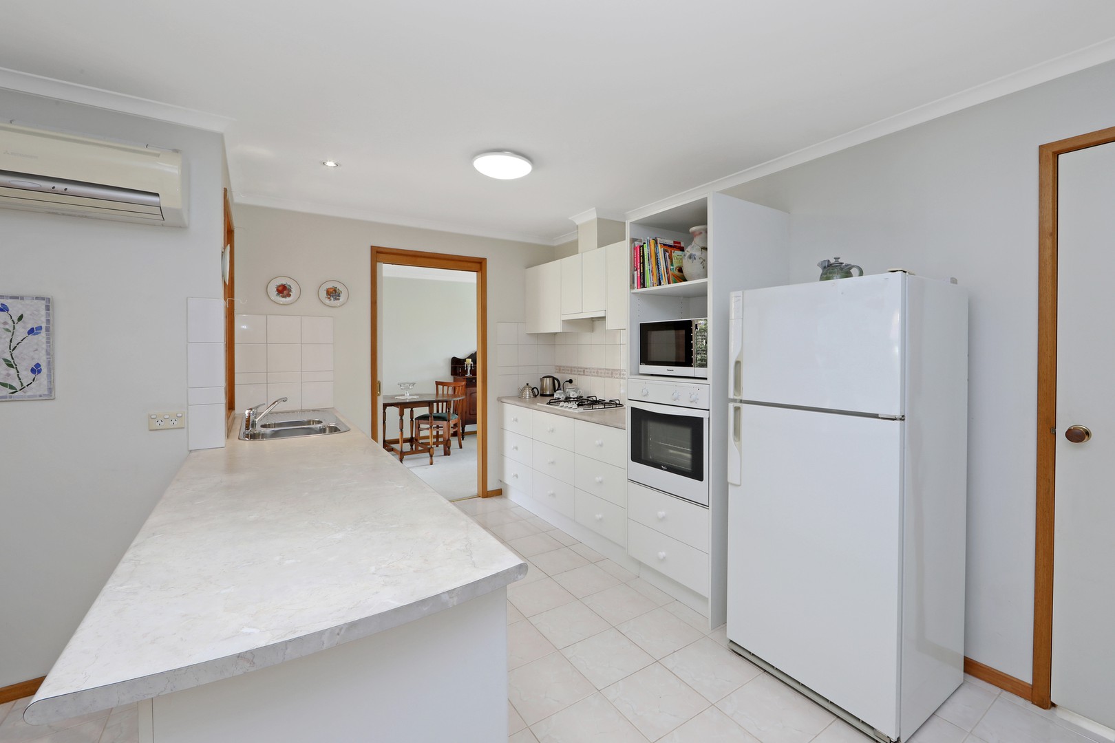 14 Farview Drive, Rowville, VIC 3178, Rowville - Thumbnail 3