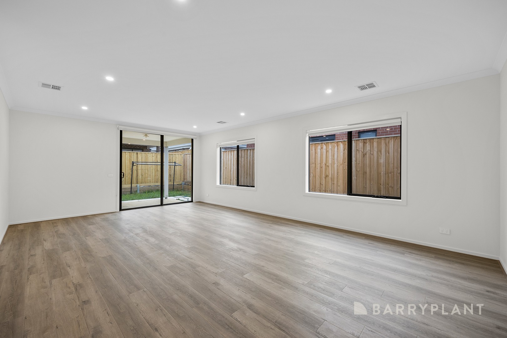 14 Fountain Road, Pakenham, VIC 3810 - Thumbnail 2 - 13/03/2026