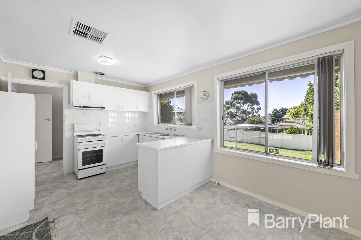 14 Frensham Road, Macleod, VIC 3085, Macleod - Thumbnail 2