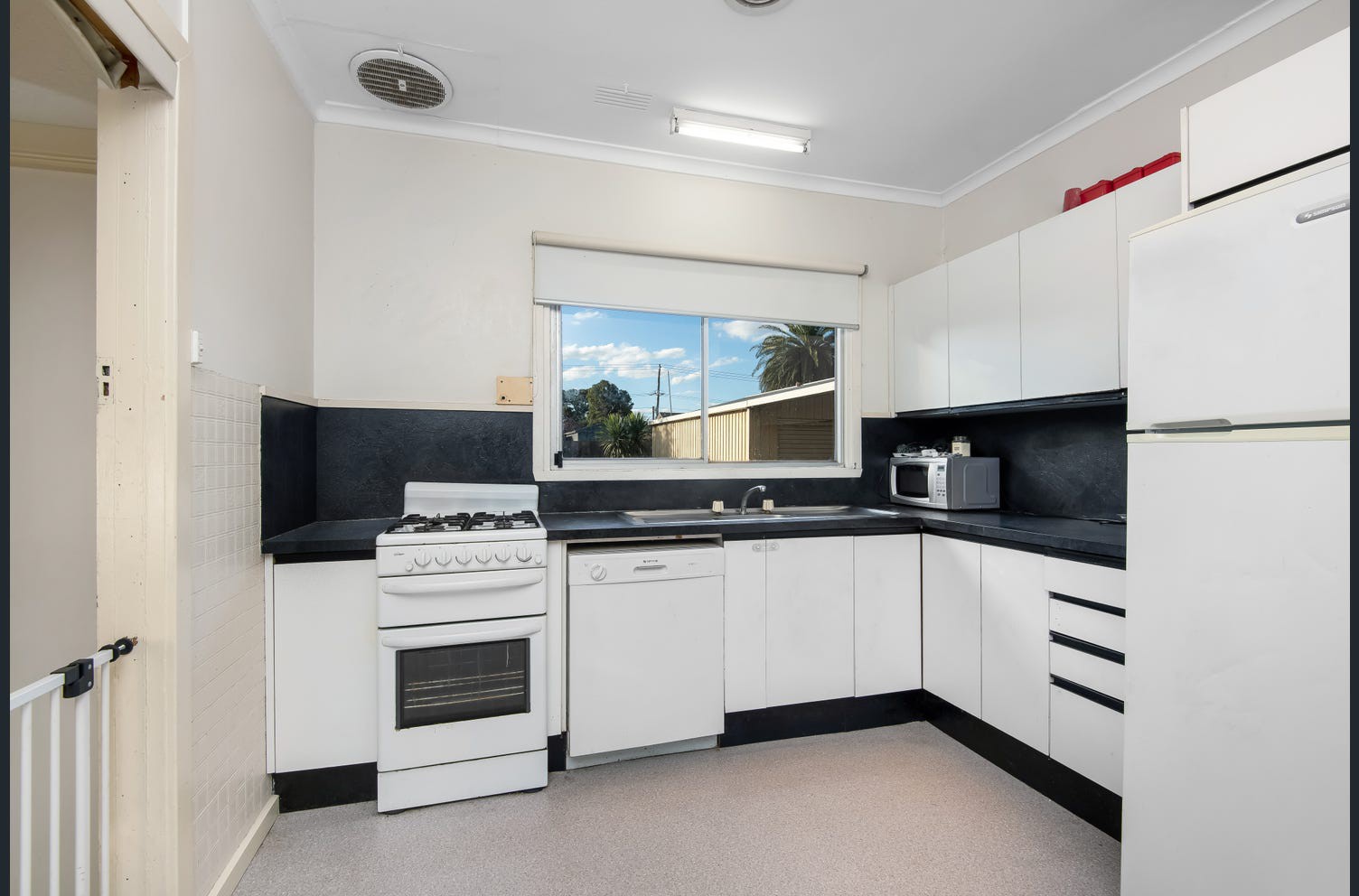 14 Fronsac Avenue, Corio, VIC 3214, Corio - Thumbnail 2