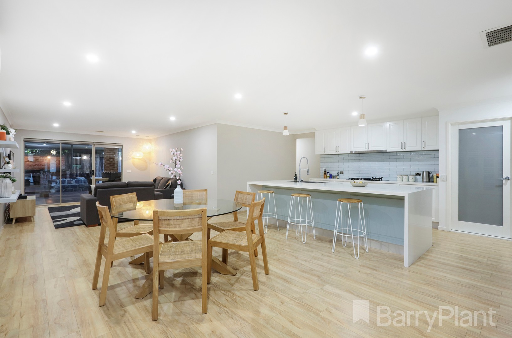 14 Gippsland Way, Craigieburn, VIC 3064, Craigieburn - Thumbnail 6
