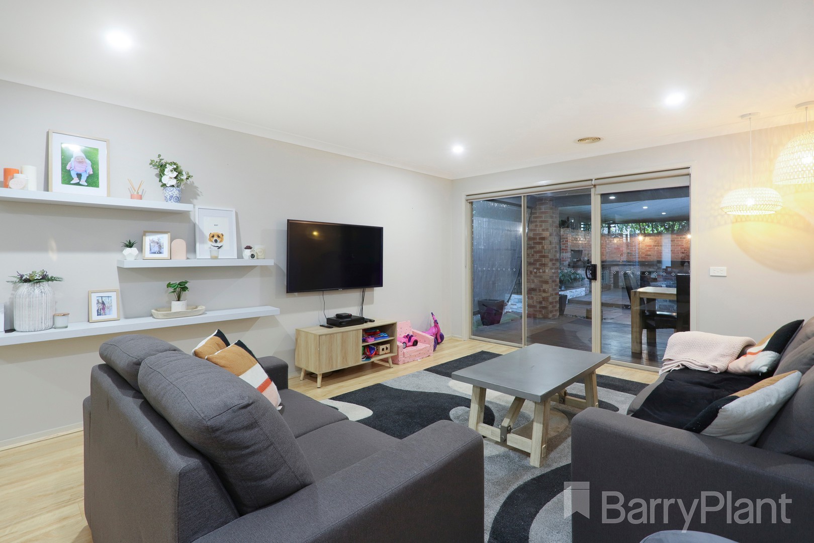 14 Gippsland Way, Craigieburn, VIC 3064, Craigieburn - Thumbnail 7