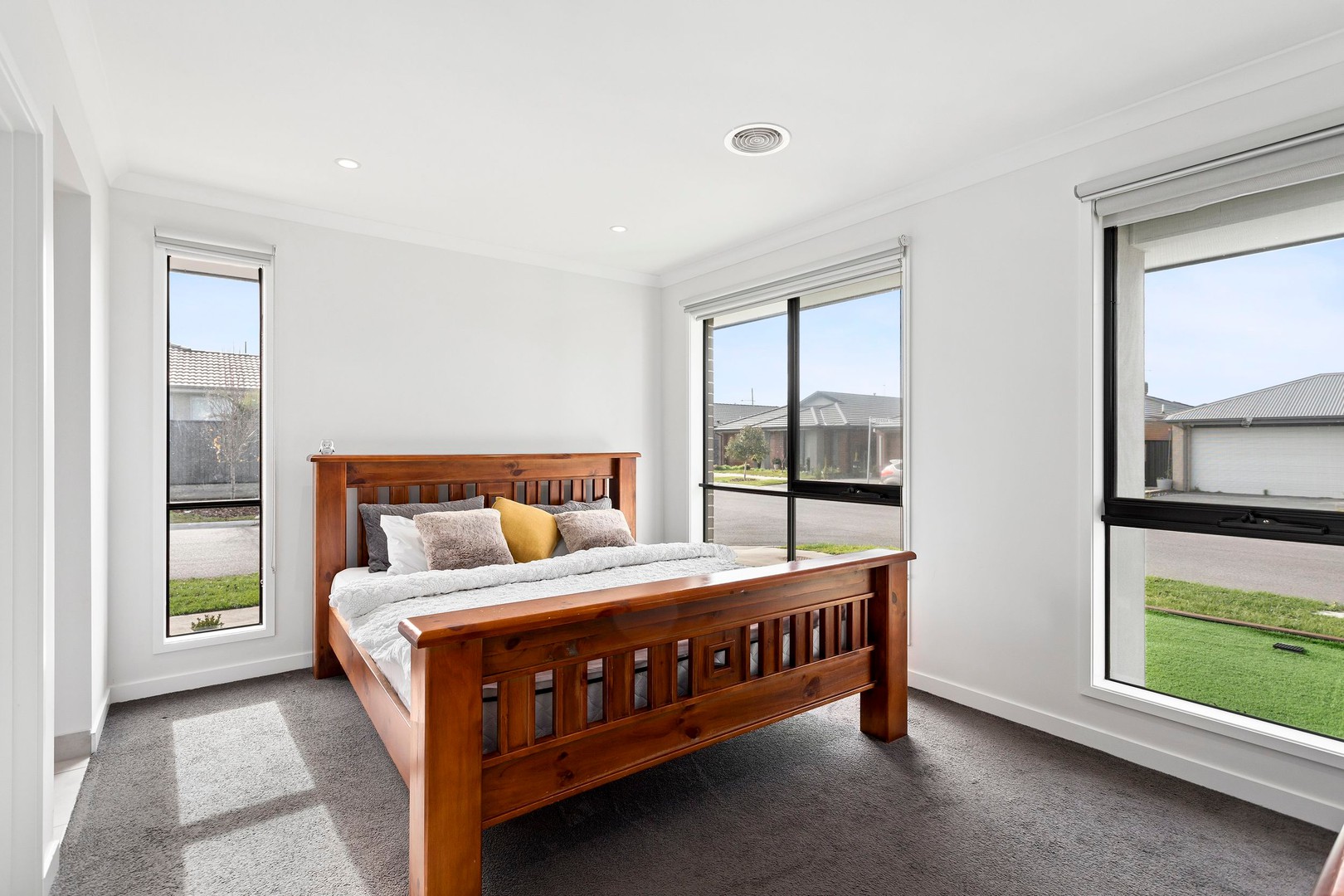 14 Gossia Avenue, Craigieburn, VIC 3064 - Thumbnail 2 - 13/07/2023