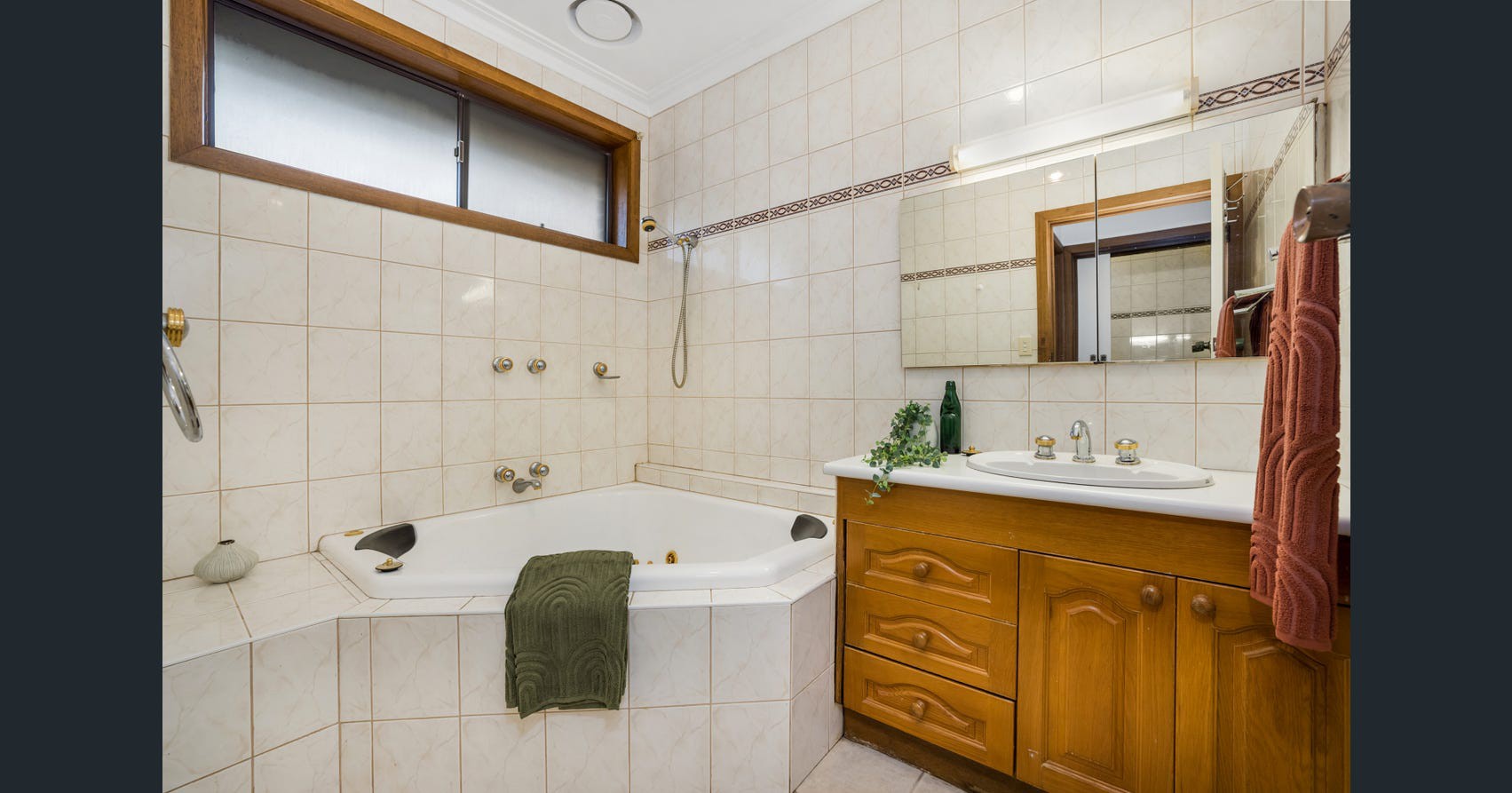 14 Hampshire Road, Doncaster, VIC 3108, Doncaster - Thumbnail 7