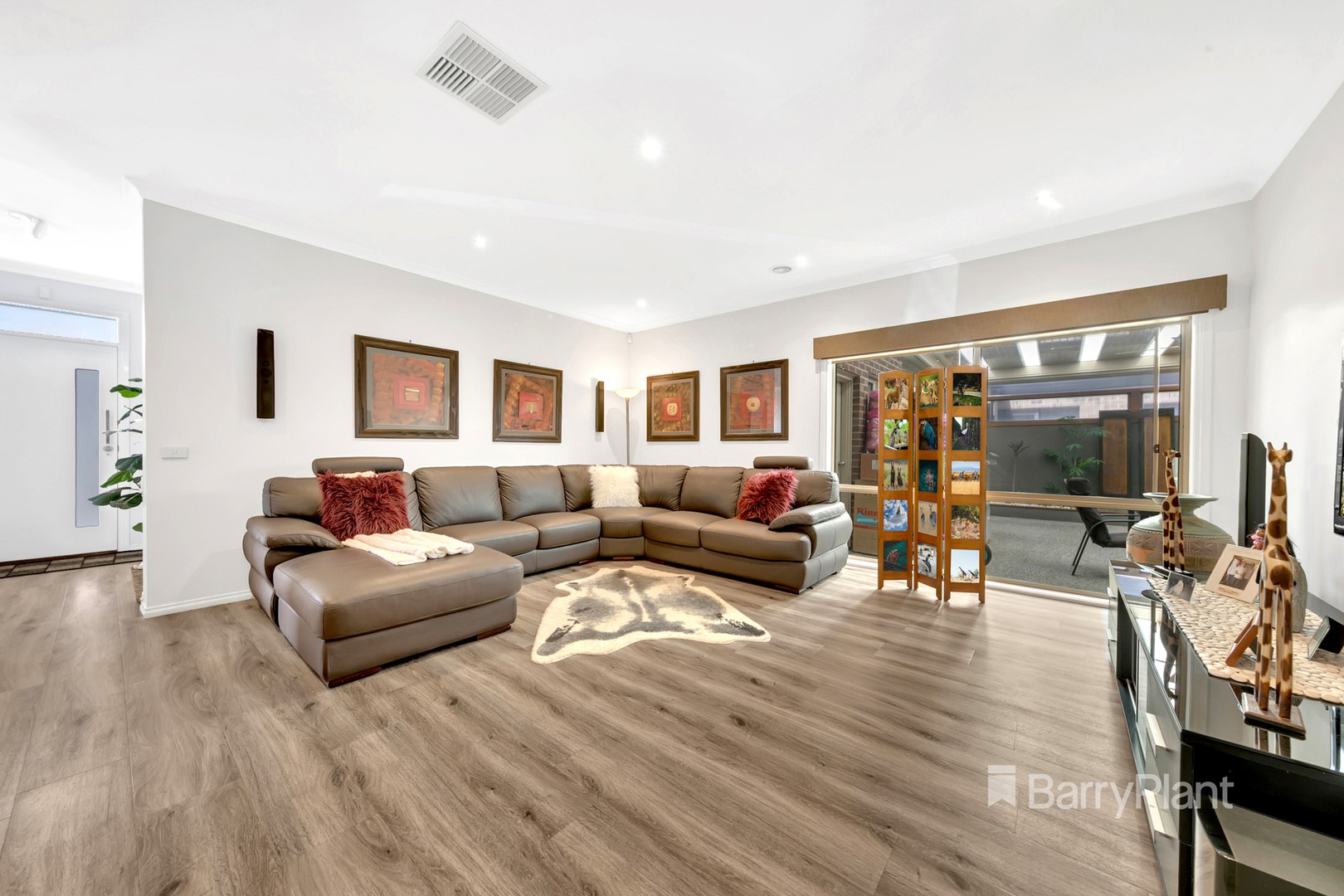 14 Hanmer Drive, South Morang, VIC 3752, South Morang - Thumbnail 3