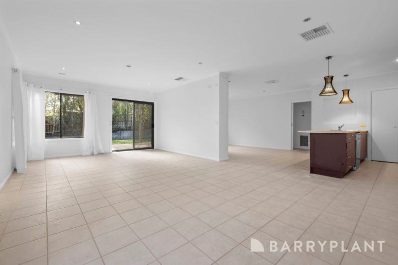 14 Haverbrack Dr, Berwick, VIC 3806 - Thumbnail 1 - 14/05/2026