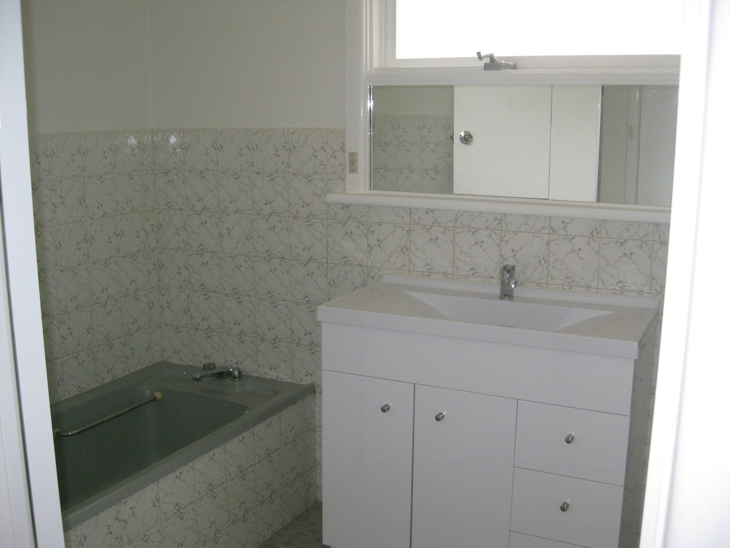 14 Heatherdale Road, Mitcham, VIC 3132, Mitcham - Thumbnail 3