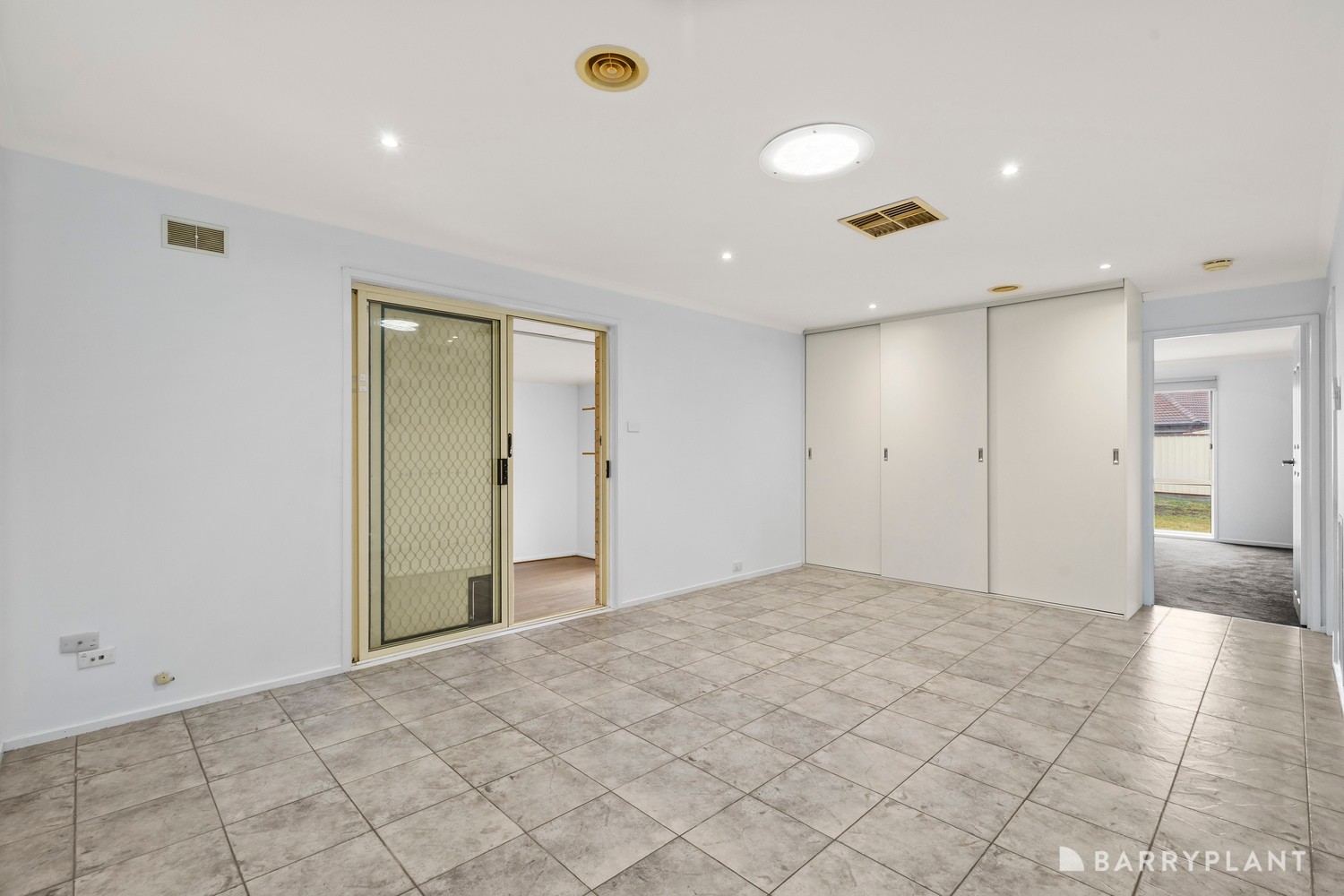 14 Highcombe Crescent, St Albans, VIC 3021, St Albans - Thumbnail 8