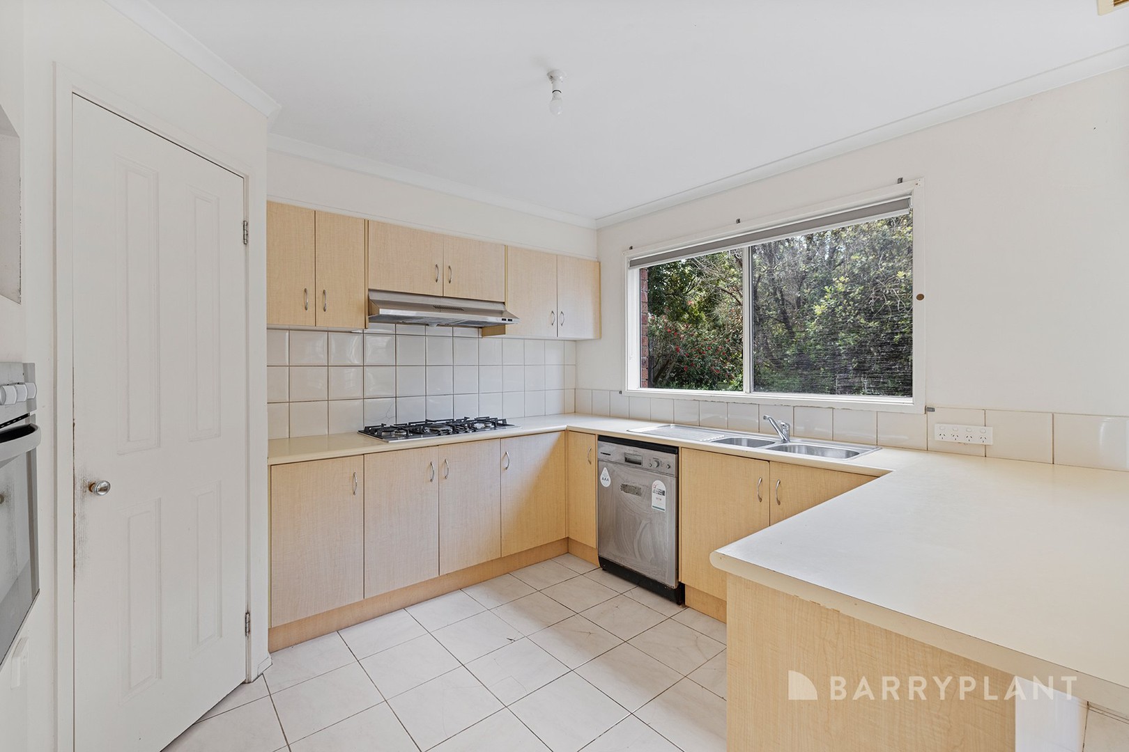 14 Highvale Crescent, Berwick, VIC 3806 - Thumbnail 2 - 21/10/2026