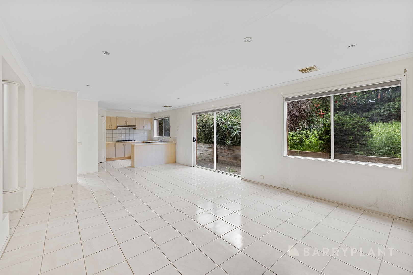 14 Highvale Crescent, Berwick, VIC 3806 - For Rent