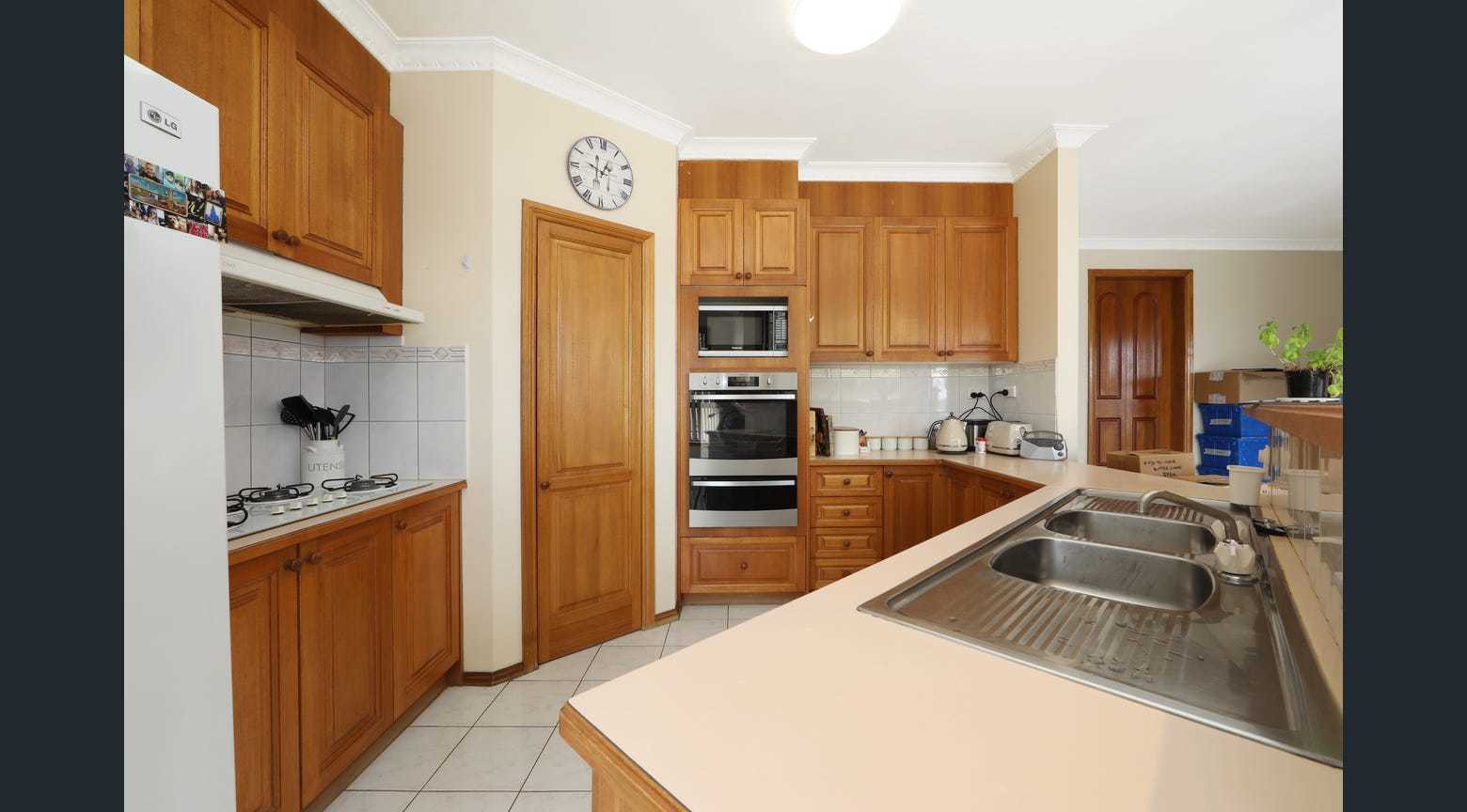 14 Highview Court, Lysterfield, VIC 3156, Lysterfield - Thumbnail 3