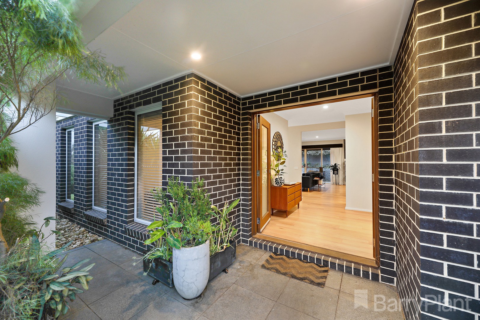 14 Hillgrove Close, Warragul, VIC 3820 - Thumbnail 2 - 10/03/2022