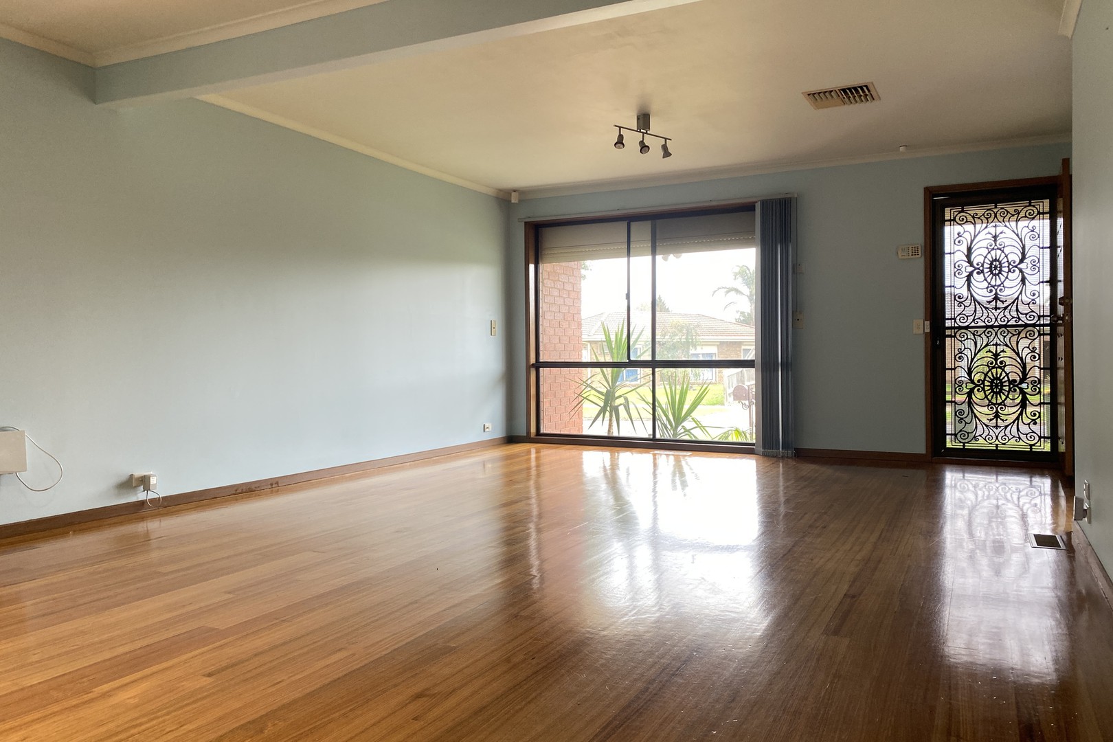 14 Horseshoe Crescent, Epping, VIC 3076, Epping - Thumbnail 2
